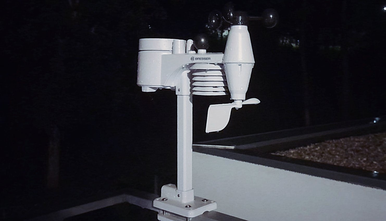 Weather station monitor